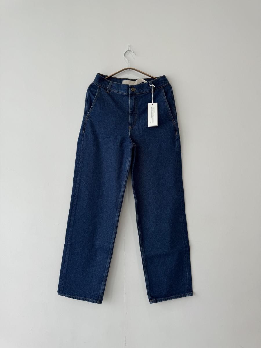 <img class='new_mark_img1' src='https://img.shop-pro.jp/img/new/icons14.gif' style='border:none;display:inline;margin:0px;padding:0px;width:auto;' />AW25 Aiayu Carlo midwaist wide jeans - Mid Blue

