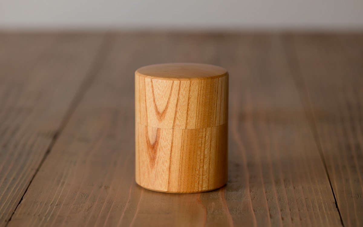 欅の木の茶筒