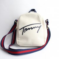 TOMMY HILFIGER-MINI SHOULDER BAG(OFF WHITE)<img class='new_mark_img2' src='https://img.shop-pro.jp/img/new/icons5.gif' style='border:none;display:inline;margin:0px;padding:0px;width:auto;' />
