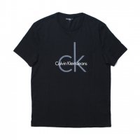 Calvin Klein -CK S/S T-SHIRT(BLACK)<img class='new_mark_img2' src='https://img.shop-pro.jp/img/new/icons20.gif' style='border:none;display:inline;margin:0px;padding:0px;width:auto;' />