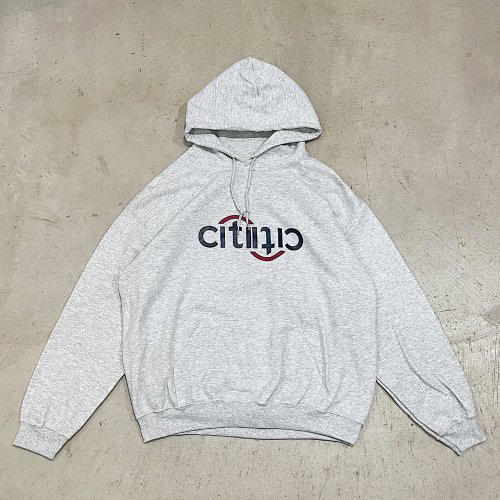 LOCKER ROOM-CITY2CITY HOODIE(ASH GRAY)<30%OFF><img class='new_mark_img2' src='https://img.shop-pro.jp/img/new/icons20.gif' style='border:none;display:inline;margin:0px;padding:0px;width:auto;' />
