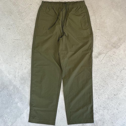 MADE BLANKS-WARM UP NYLON PANTS(OLIVE) <20%OFF><img class='new_mark_img2' src='https://img.shop-pro.jp/img/new/icons20.gif' style='border:none;display:inline;margin:0px;padding:0px;width:auto;' />