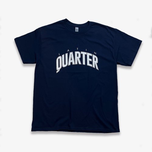 LATIN QUARTER-ARCH LOGO S/S T-SHIRT (NAVY)<img class='new_mark_img2' src='https://img.shop-pro.jp/img/new/icons5.gif' style='border:none;display:inline;margin:0px;padding:0px;width:auto;' />