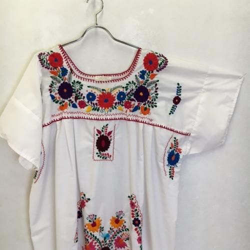 アメリカ古着 メキシカン刺繍ワンピース 白 ゆったり ヨーロッパやアメリカのヴィンテージ古着なら 古着屋chupa アメリカ古着 メキシカン刺繍ワンピース 白 ゆったり ヨーロッパやアメリカのヴィンテージ古着なら 古着屋chupa