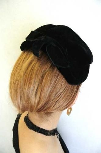 アメリカ古着 Vintage Capulets ヘッドドレス 黒ベロア ヨーロッパやアメリカのヴィンテージ古着なら 古着屋chupa アメリカ古着 Vintage Capulets ヘッドドレス 黒ベロア ヨーロッパやアメリカのヴィンテージ古着なら 古着屋chupa