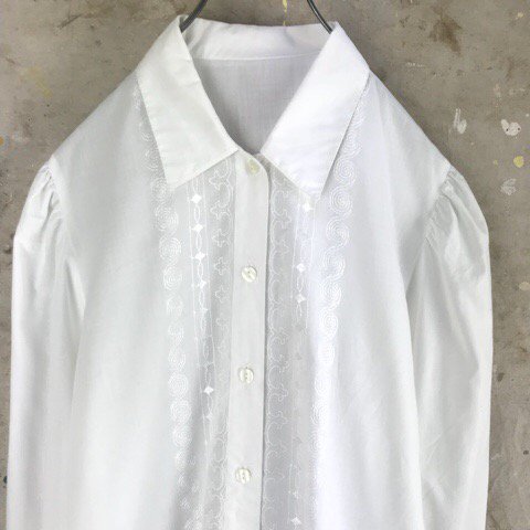 ヴィンテージ レトロ エンブレム刺繍オーバーサイズシャツ 長袖ブラウス 白系