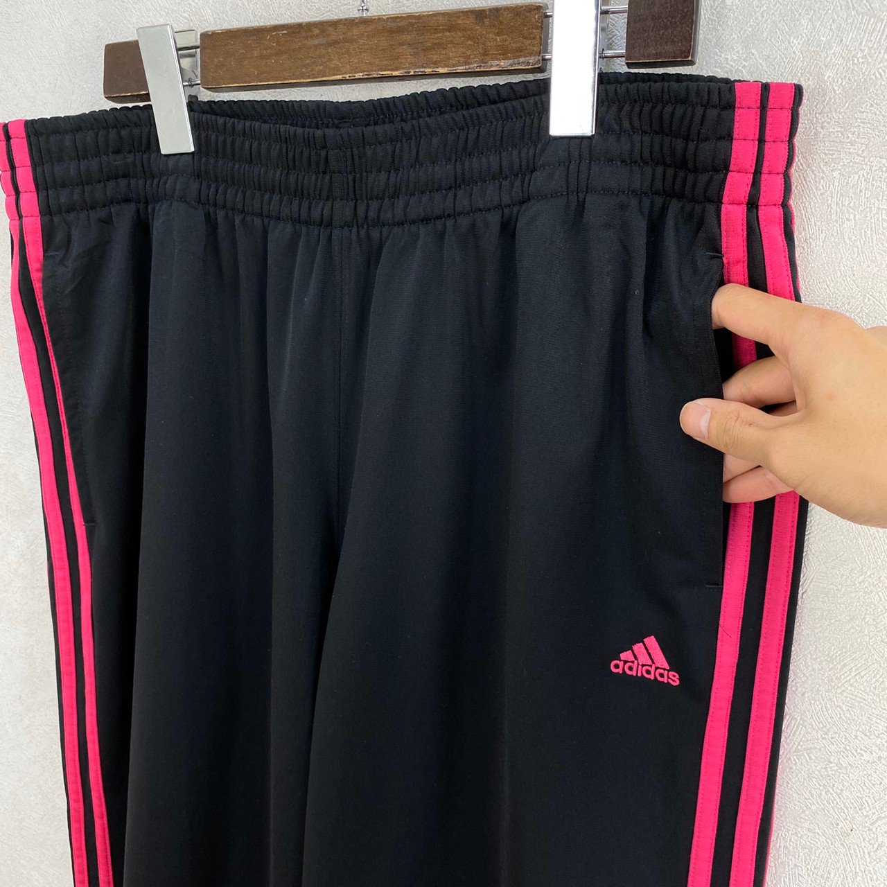 アメリカ古着 adidas トラックパンツ 3本ライン ジャージパンツ 黒