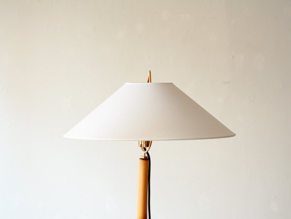 Floor Lamp #3881 / X-base - Playmountain