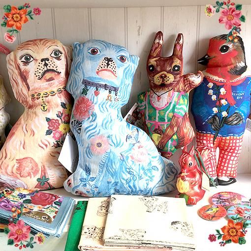 ナタリー・レテ】ドール・クッション ブルー・スタッフォード