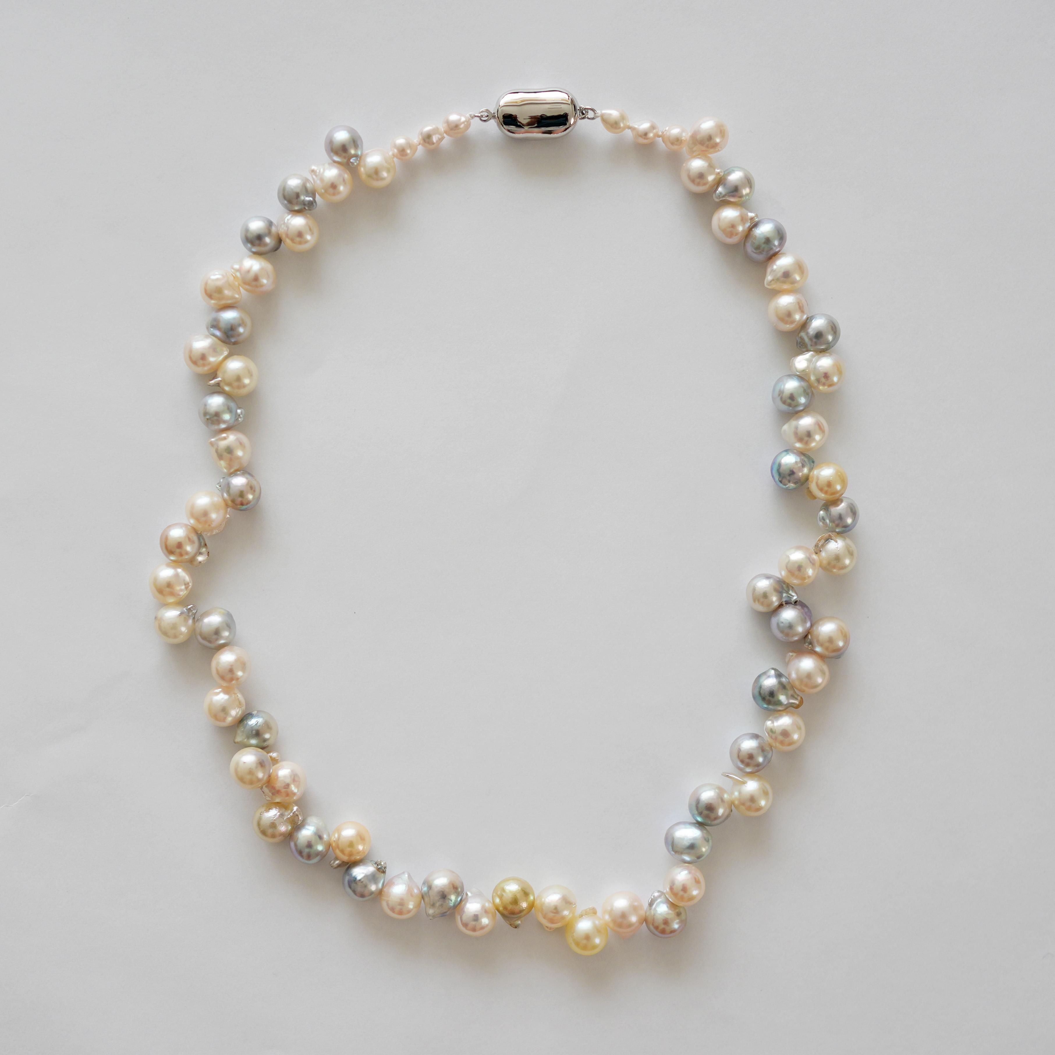 バロックパールのネックレス