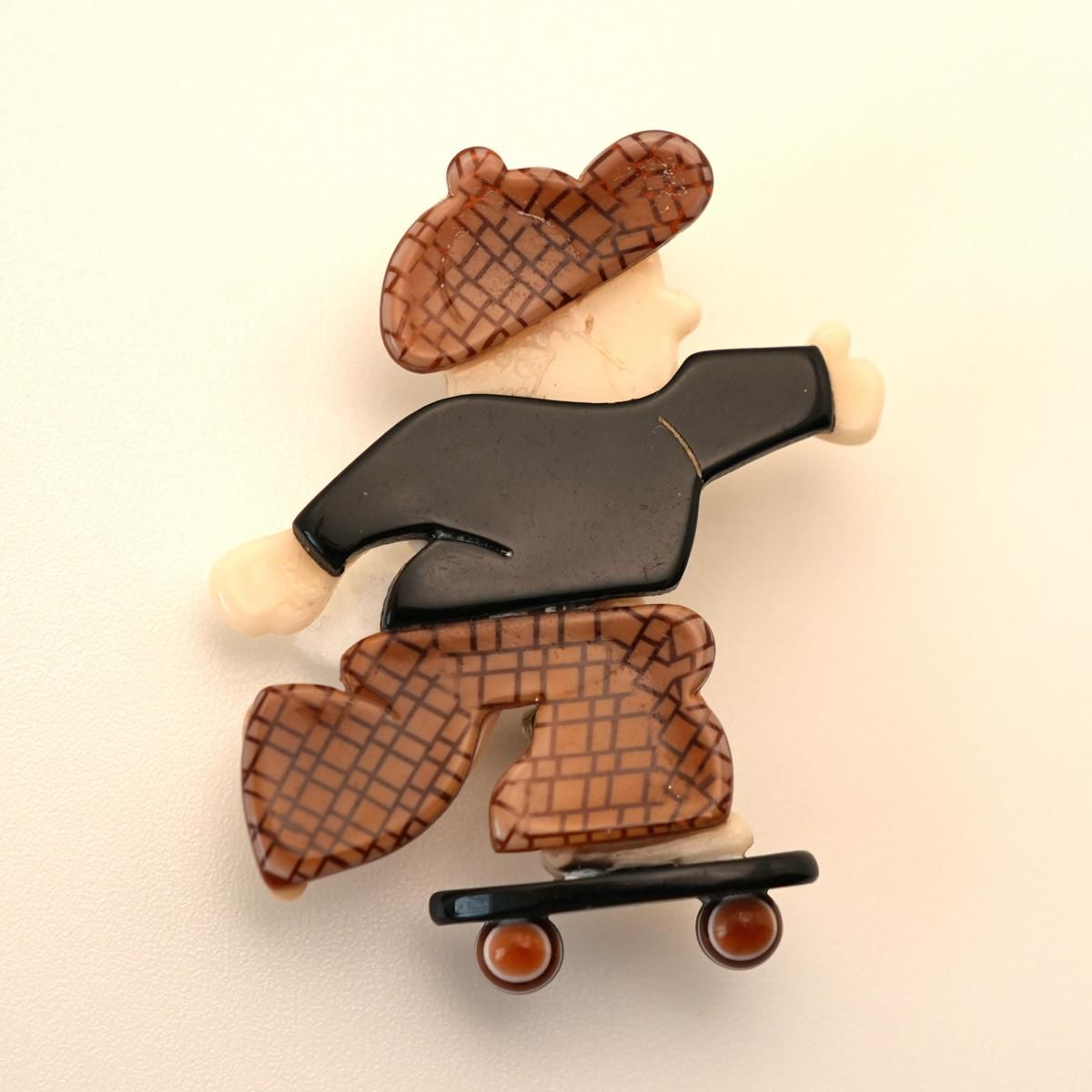 LEASTEIN 「SKATEBOARDER」・ SMILE ブローチセット LEASTEIN 「SKATEBOARDER」・ SMILE ブローチセット - メルカリ