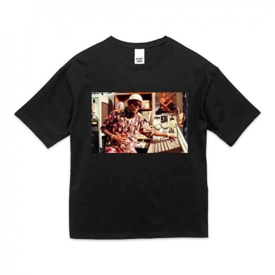 <img class='new_mark_img1' src='https://img.shop-pro.jp/img/new/icons15.gif' style='border:none;display:inline;margin:0px;padding:0px;width:auto;' />RAP ATTACK åץå MR SENOR LOVE DADDY BIG TEE ߥʡ֥ǥӥåƥ BLACK