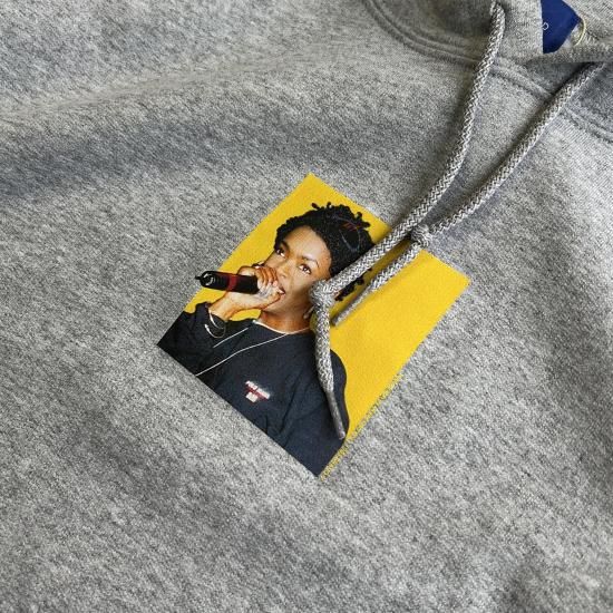 <img class='new_mark_img1' src='https://img.shop-pro.jp/img/new/icons15.gif' style='border:none;display:inline;margin:0px;padding:0px;width:auto;' />1993 LAURYN HILL BOXED HOODIE ҥܥåɥաǥ H.GRAY