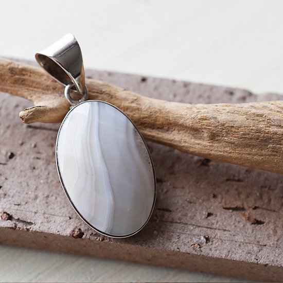 White Agate【Oval】pendant Top(Silver925)※チョーカー付き - cockatiel