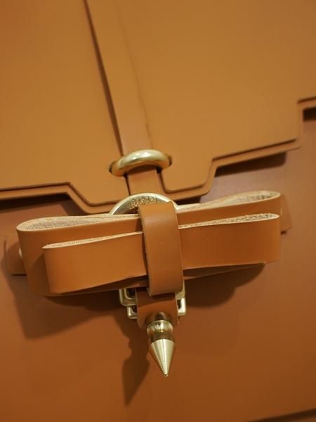 niels peeraer ニールス ペラール BOW BUCKLE BAG - BELA VISTA
