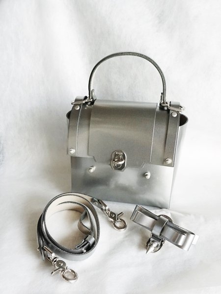 niels peeraer ニールス ペラール BOW BUCKLE 3PM BAG-M (silver