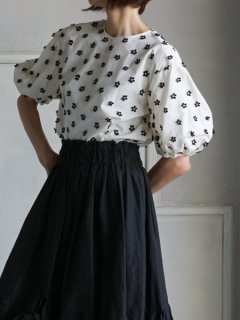 leur logette　ルールロジェット モチーフ刺繍トップOF★
