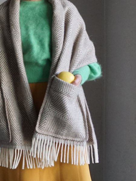 LAPUAN KANKURIT ラプアンカンクリ Pocket shawl MARIA (BR-WH)ー BELA 
