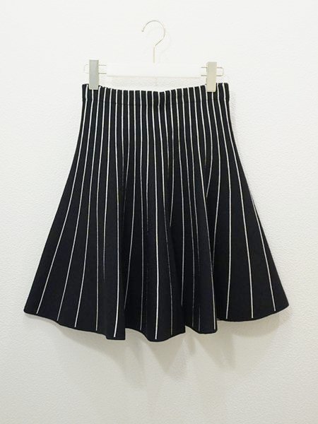 akira naka knit skirt