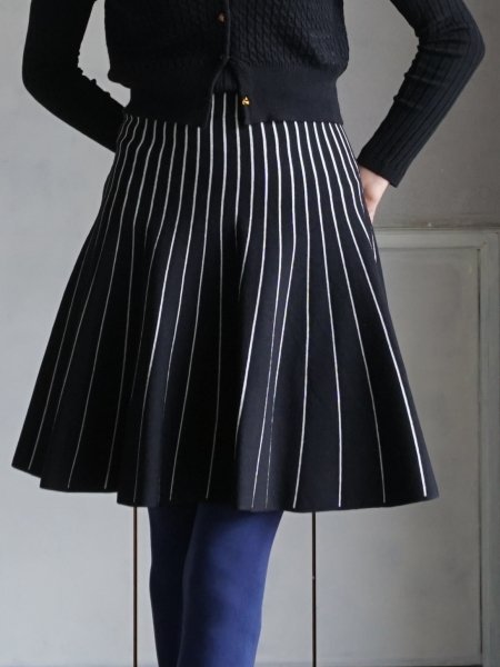 a
akira naka circaral skirt