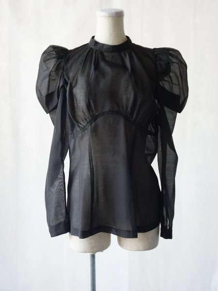 akikoaoki black blouse