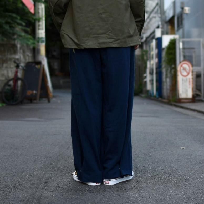 (77circa) MAKE CUTBACK WIDE SWEAT PANTS