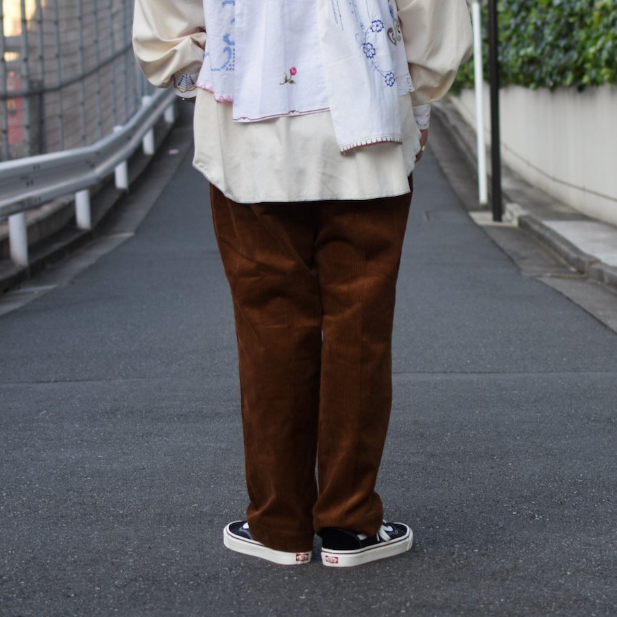 ( H.UNIT ) CORDUROY TWO TUCK TROUSERS