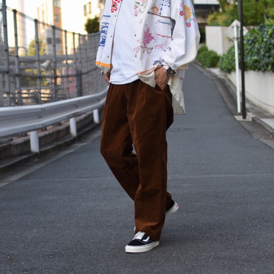 ( H.UNIT ) CORDUROY TWO TUCK TROUSERS