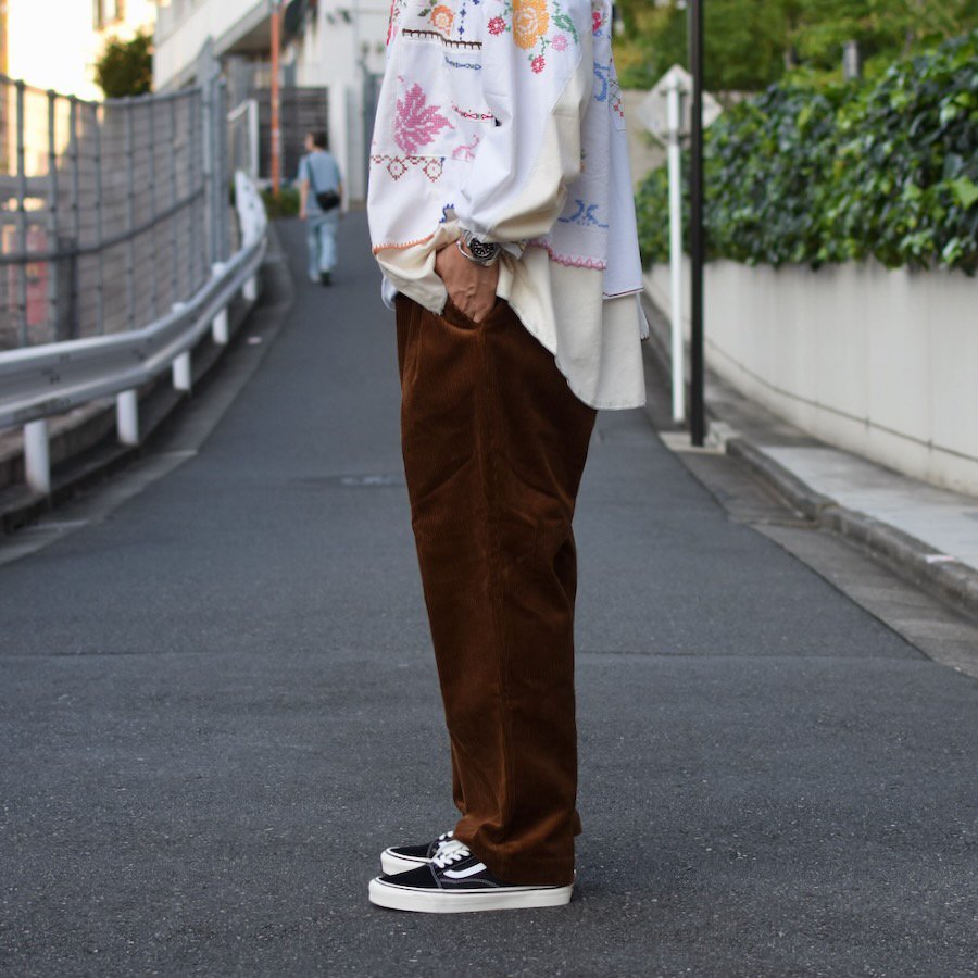 ( H.UNIT ) CORDUROY TWO TUCK TROUSERS