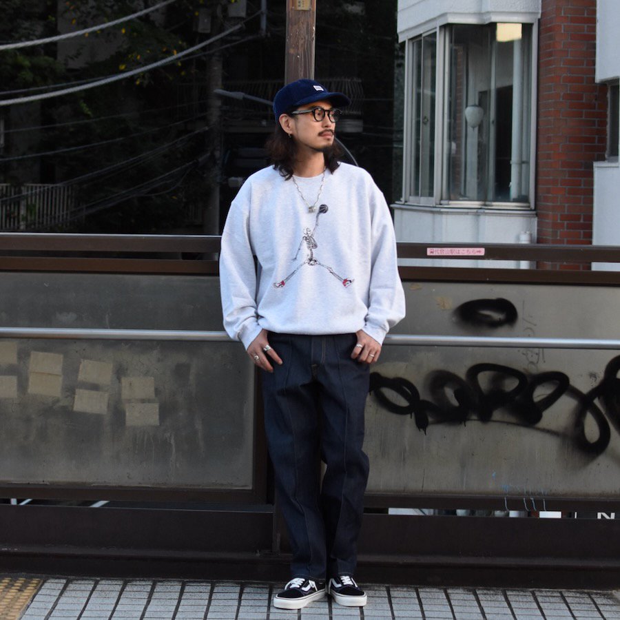 ( THRIFTY LOOK ) JUMP SKULL CREW SWEAT