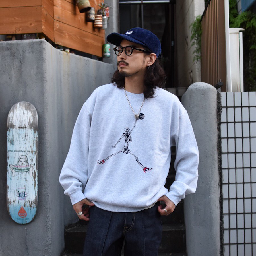 ( THRIFTY LOOK ) JUMP SKULL CREW SWEAT