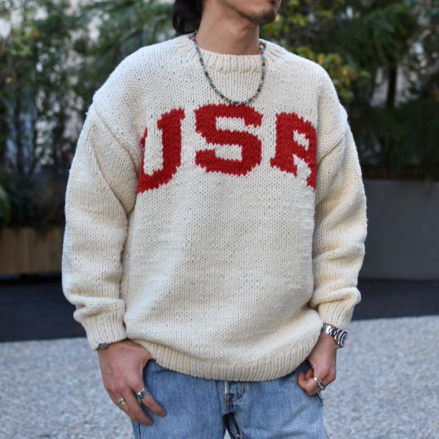 ( THRIFTY LOOK ) USA HAND KNIT CREW SWEATER