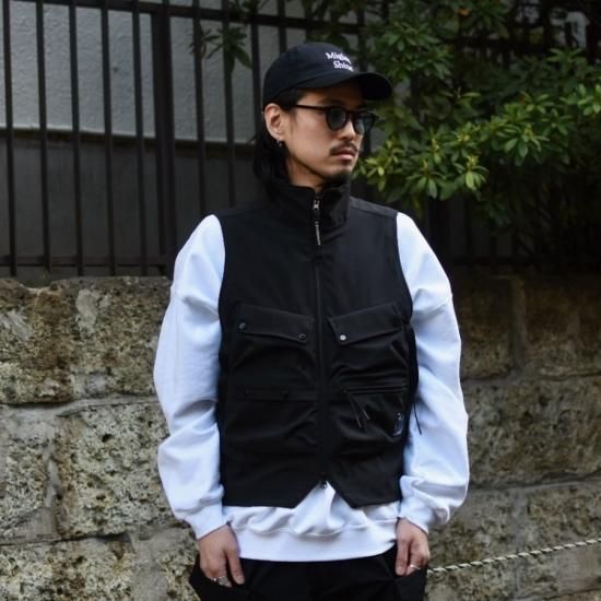 C.P. COMPANY ブラック ベスト　Multipocket Vest C.P. Company Men's CS II Multipocket Logo Vest in Black C.P.