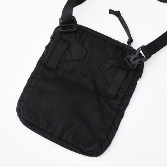 cp company ナイロン　ショルダーバッグ　ワンショルダー　テック　黒 CP COMPANY｜CROSSBAGS (Nylon B Shoulder Pouch (16CMAC007