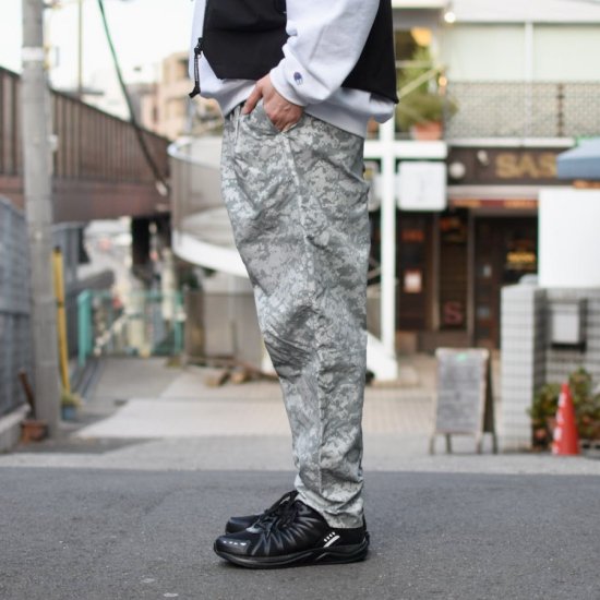 バーラップ アウトフィッター (BURLAP OUTFITTER) TRACK PANT