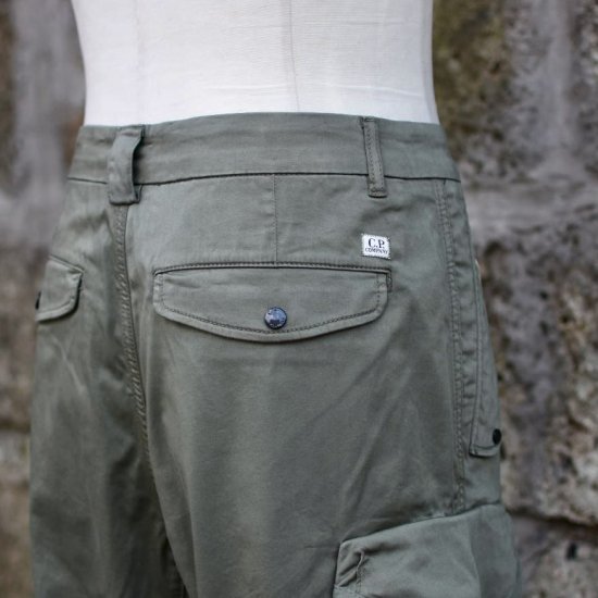 シーピーカンパニー ( C.P. COMPANY ) STRETCH SATEEN LOOSE FIT CARGO