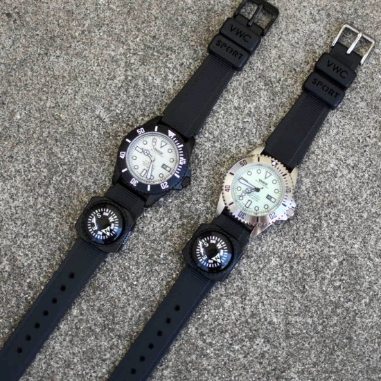 ヴァーグウォッチ(VAGUE WATCH)DIVER'S Son Compass belt / 腕時計 アンティークウォッチ ダイバーズウォッチ Silver / Luminous - エンシニータス