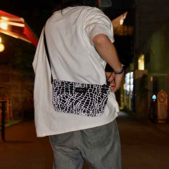 ポストオーバーオールズ ( POST O'ALLS ) × BAGSINPROGRESS FANNYPACK