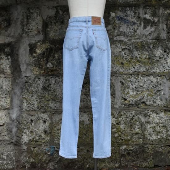 Vintage Levis 550 High Waist Jeans Light to Medium Wash 2 4