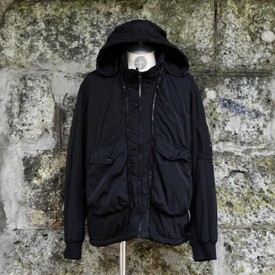 シーピーカンパニー ( C.P. COMPANY ) CHROME-R BOBY ZIPPERS PADDED