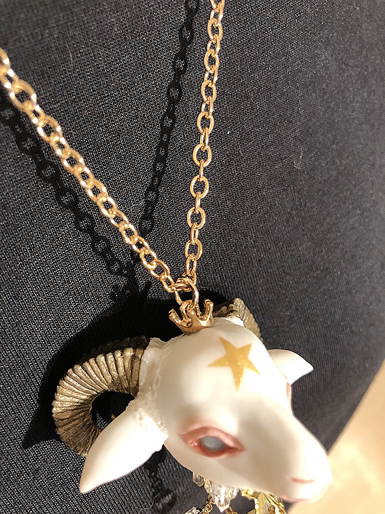 白いバフォメットのネックレス - Estrellas Webshop