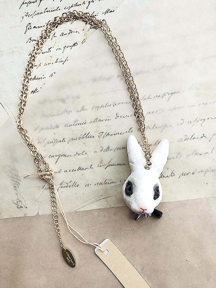 包帯の兎ネックレス - Estrellas Webshop
