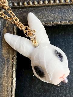 包帯の兎ネックレス - Estrellas Webshop