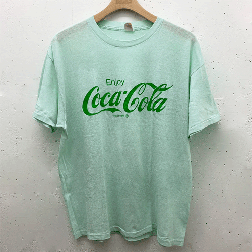 <img class='new_mark_img1' src='https://img.shop-pro.jp/img/new/icons23.gif' style='border:none;display:inline;margin:0px;padding:0px;width:auto;' />[USED] COCA-COLA T-SH