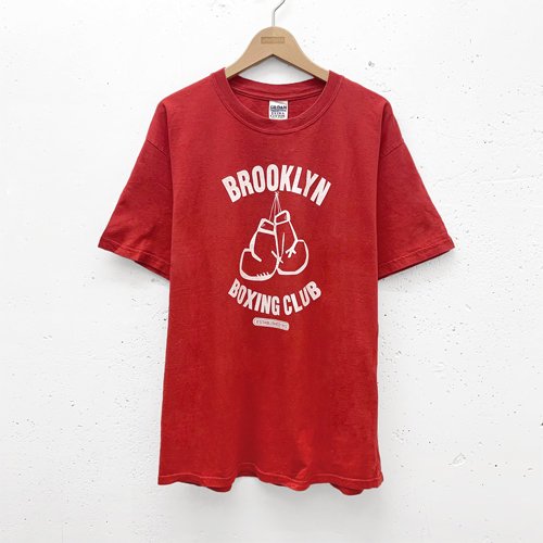<img class='new_mark_img1' src='https://img.shop-pro.jp/img/new/icons23.gif' style='border:none;display:inline;margin:0px;padding:0px;width:auto;' />[USED] BROOKLYN BOXING CLUB T-SH