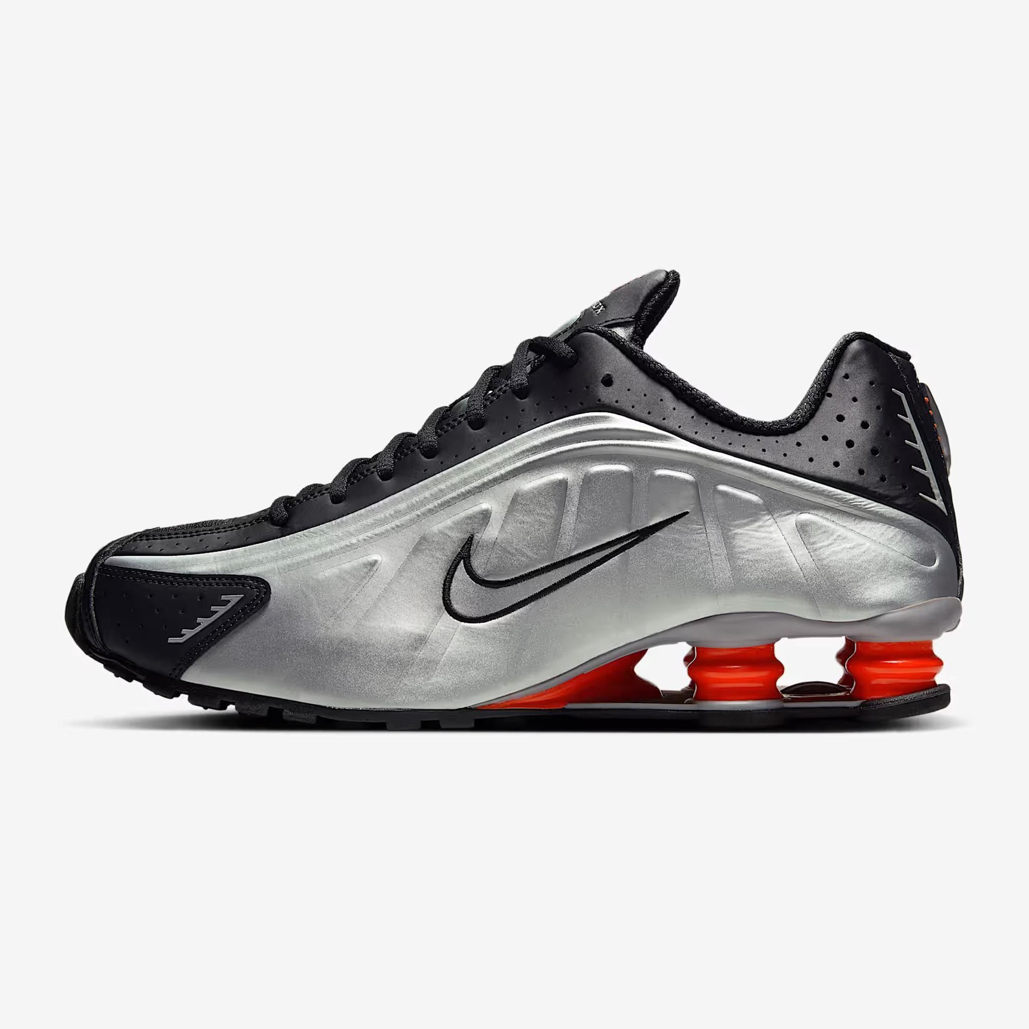 <img class='new_mark_img1' src='https://img.shop-pro.jp/img/new/icons5.gif' style='border:none;display:inline;margin:0px;padding:0px;width:auto;' />NIKE SHOX R4