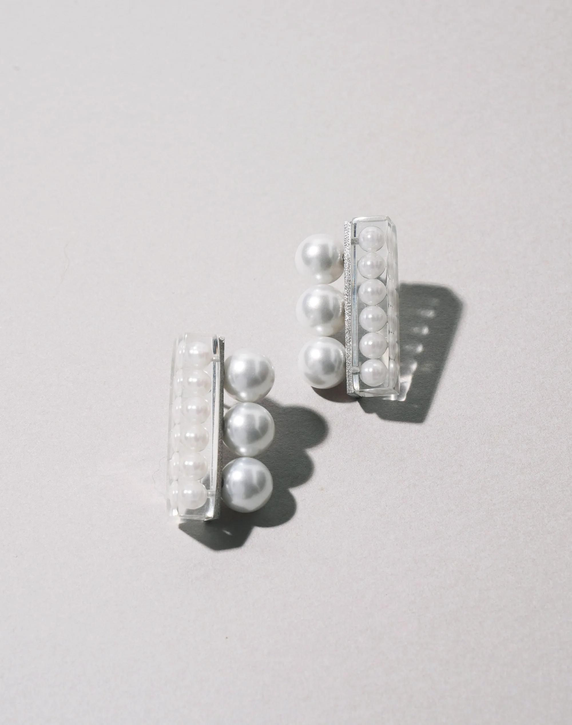 Essence Silver Plus Earring 1