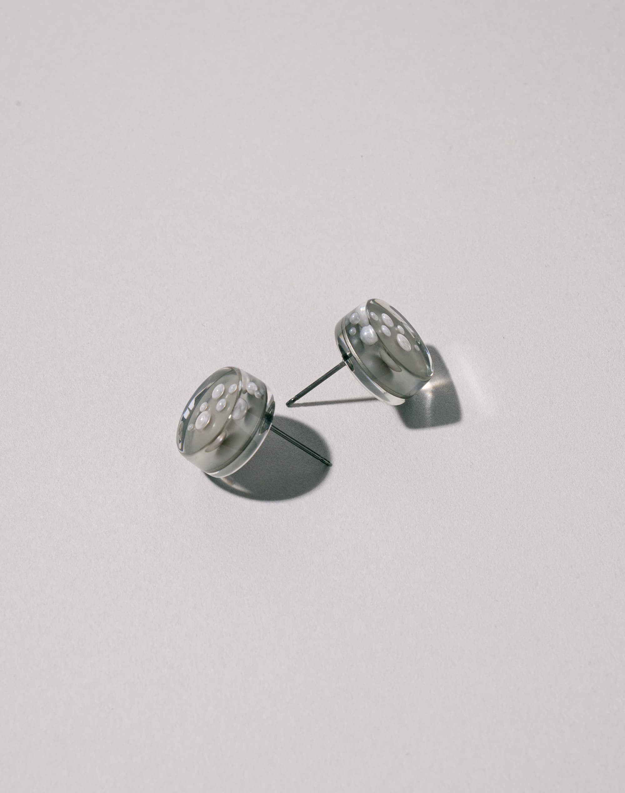 Class Earring 5 Ssize light taupe - JUTIQU | ジュティク ONLINE SHOP