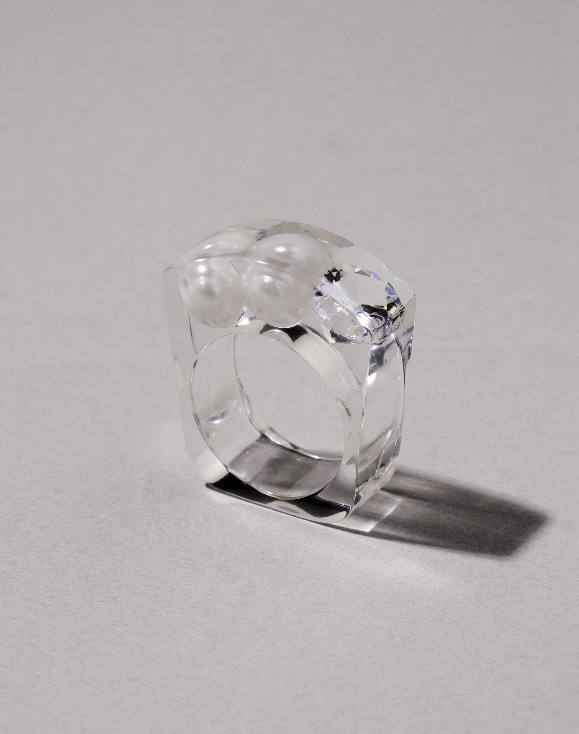 Luxe Ring 1 _ white - JUTIQU | ジュティク ONLINE SHOP
