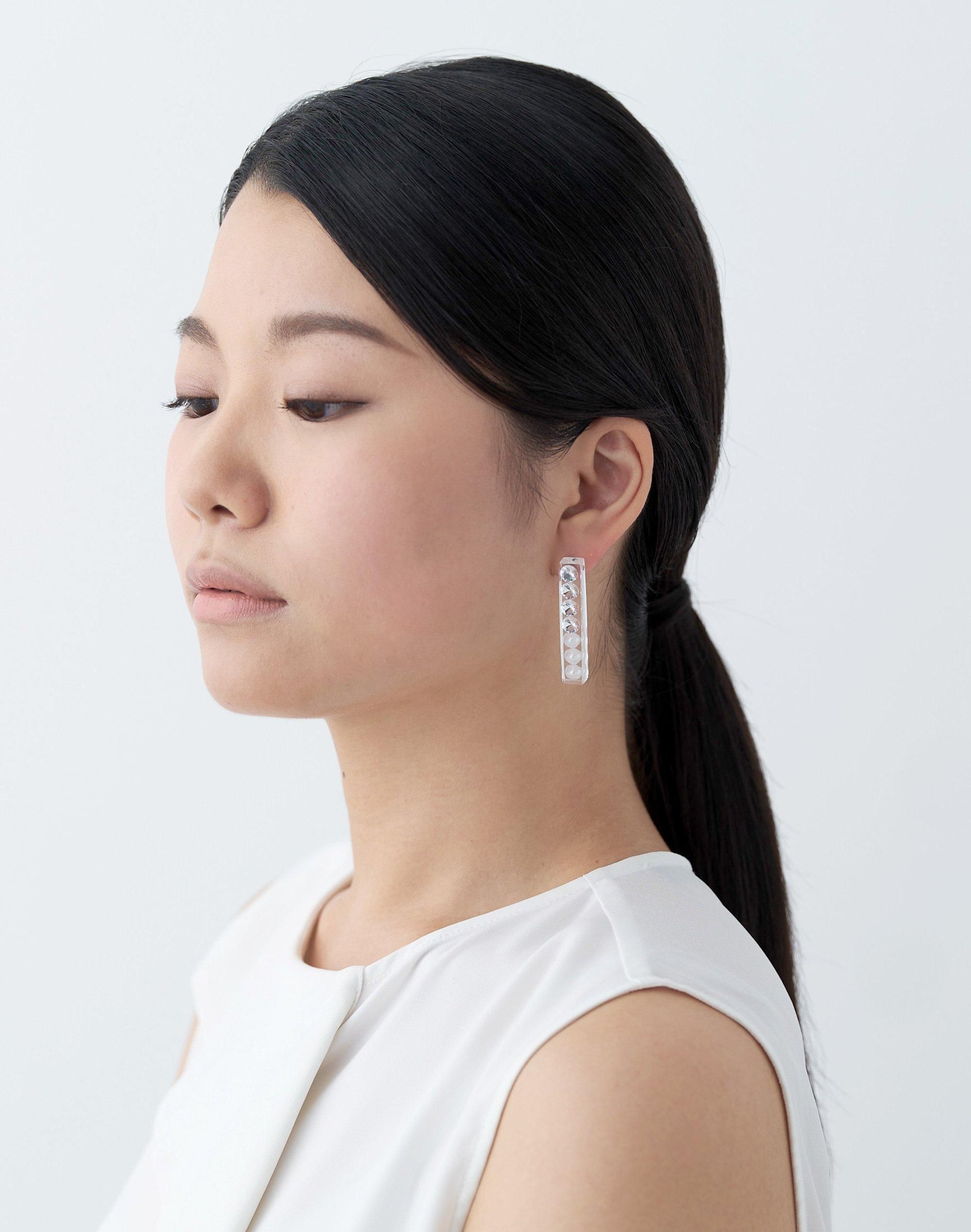 Luxe Earring 3 _ L size _ white - JUTIQU | ジュティク ONLINE